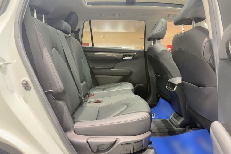 Used Toyota Highlander 2022 Dual-Engine 2.5L Four-Wheel Drive Prestige Version 7 Seats
