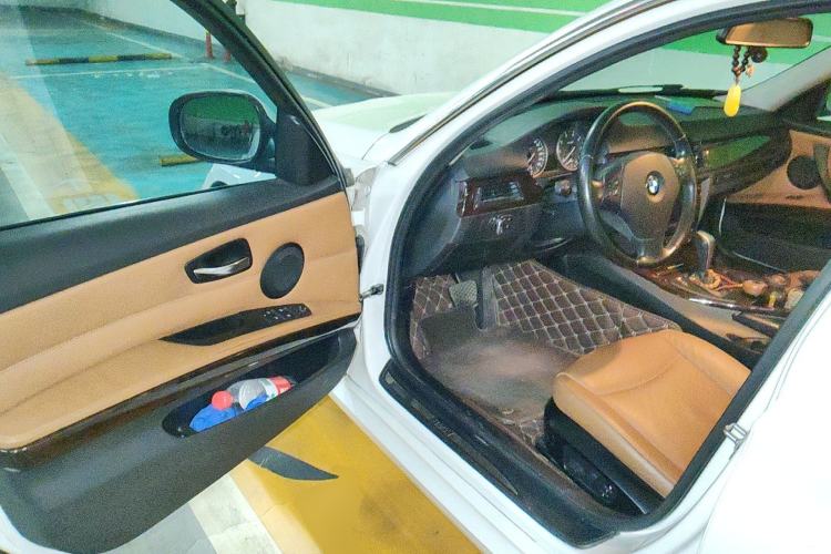 Used BMW 3 Series 2012 320i Sport Edition Driver Seat