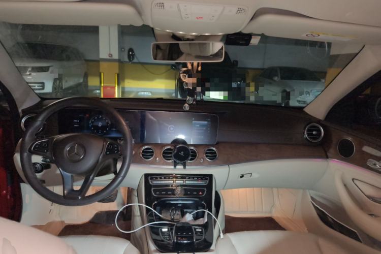 Used Mercedes-Benz E-Class 2016 E 300 L Stylish Model Center Console