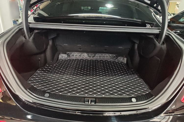 Used Mercedes-Benz E-Class 2017 E 300 L Luxury Model
