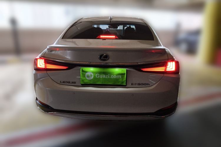 Used Lexus ES 2021 300h Excellence Edition
