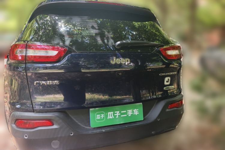 Used Jeep Cherokee 2016 2.0L Superior Edition
