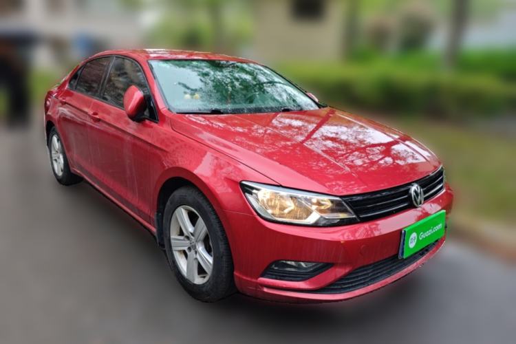 Used Volkswagen Lamando 2015 230TSI DSG Fashion Edition Front Right 45 Deg