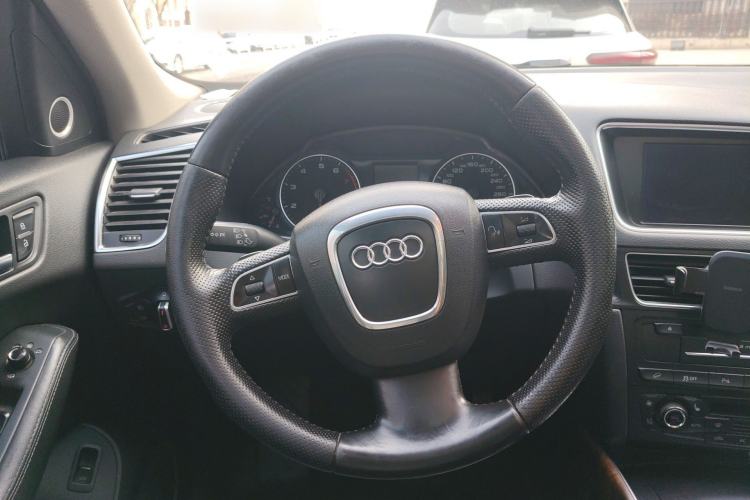 Used Audi Q5 2010 3.2 FSI Sport Edition Steering Wheel