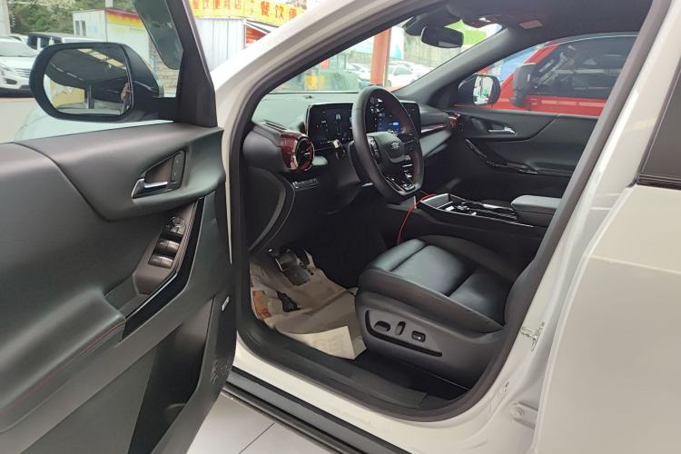 Used Chevrolet Equinox Plus 2024 102km RS Flagship Edition Driver Seat