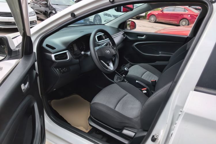 Used Hyundai Verna (older generation) 2017 1.4L Manual Huancai Edition China V Standard Driver Seat