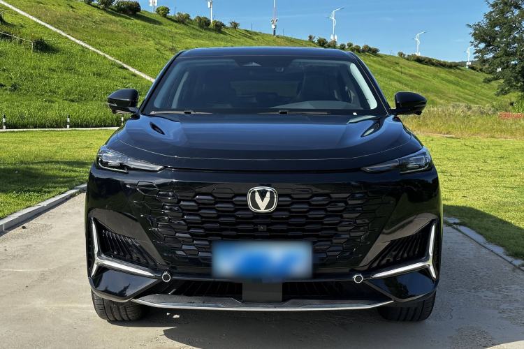 Used Changan UNI-K 2023 2.0T Two-Wheel Drive Enjoyment Version
