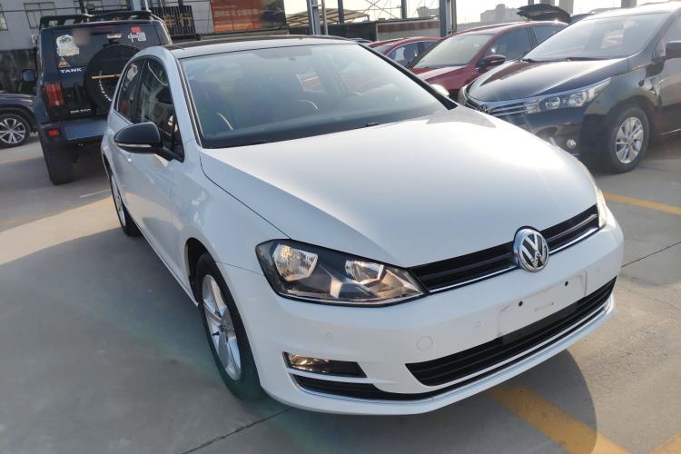 Used Volkswagen Golf 2017 1.6L Automatic Comfort Million-Vehicle Anniversary Edition
