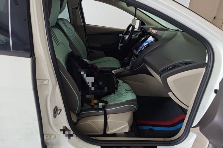 Used Ford Focus 2012 Sedan 1.6L Automatic Comfort Model
