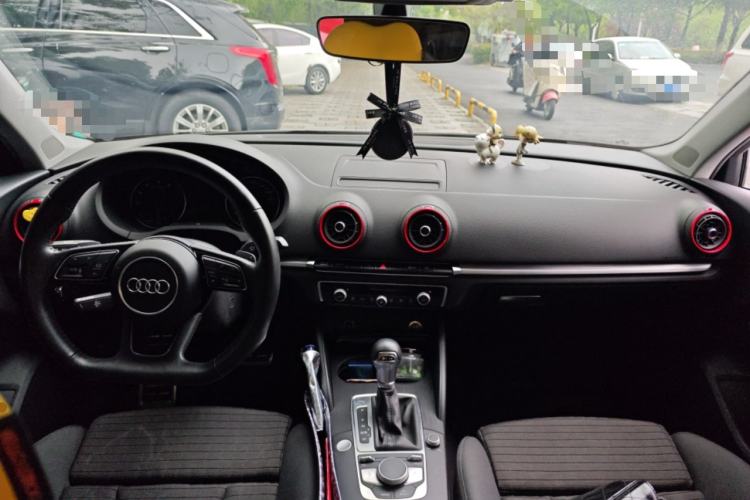 Used Audi A3 2020 Limousine 35 TFSI Sporty Version China VI Center Console