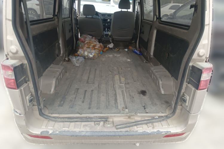Used Jinbei Hiace X30 2020 1.5L Super-Comfortable Version China VI Standard SWC15M Trunk