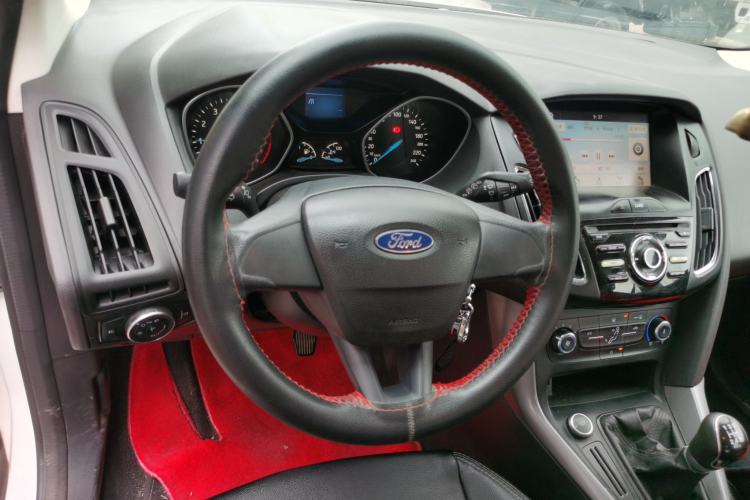 Used Ford Focus 2017 Hatchback 1.6L Manual Comfort Plus SmartDrive Edition
