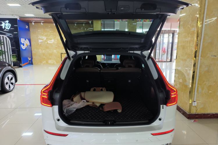Used Volvo XC60 2022 B5 4x4 Zhiyi Luxury Edition Trunk