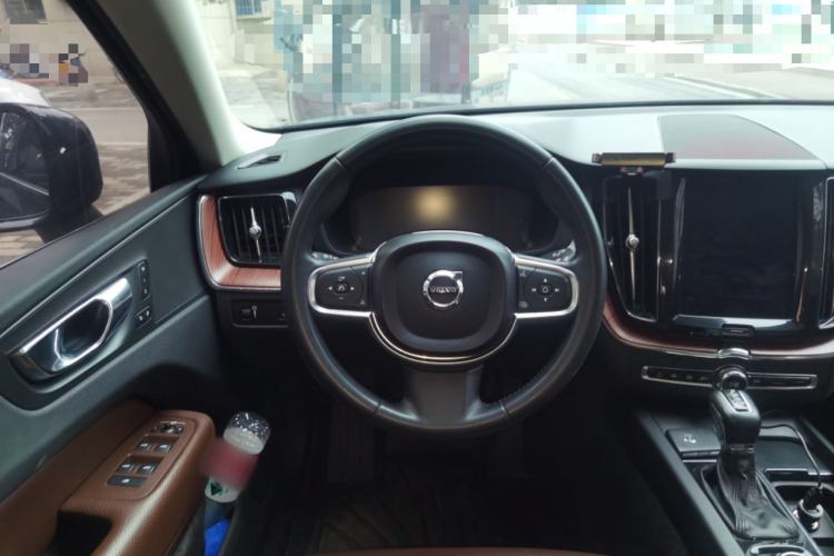 Used Volvo XC60 2019 T5 4x4 Smart Edition China V Standard