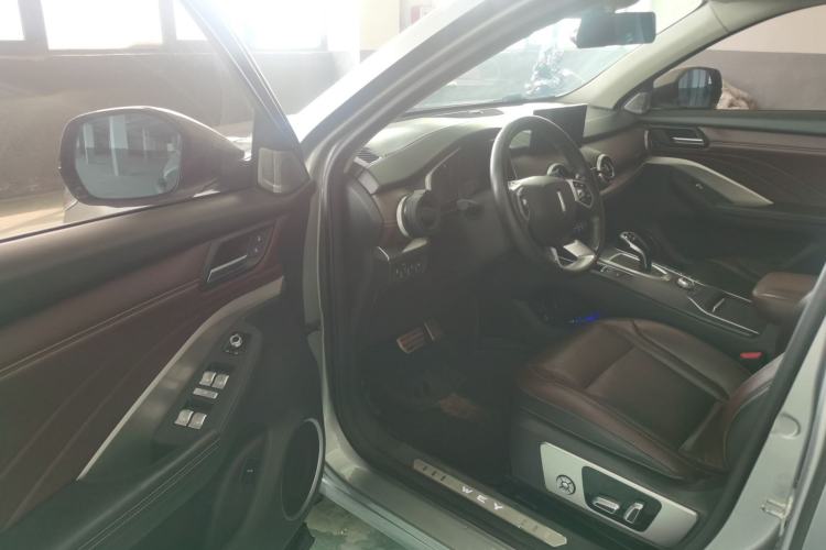 Used Wey VV6 2018 2.0T Two-Wheel-Drive Ultra-Luxury Version China V Standard
