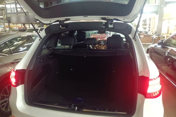 Used Mercedes-Benz GLC 2018 Facelift GLC 260 4MATIC Luxury Edition
