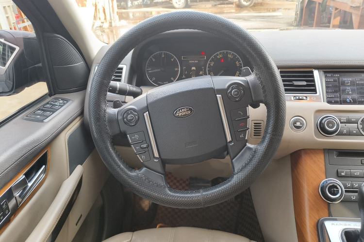 Used Land Rover Range Sport 2013 3.0 TDV6 Diesel Edition Steering Wheel