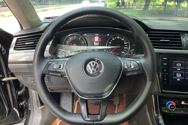 Used Volkswagen Phideon 2019 380TSI Two-Wheel Drive Business Edition China VI Standard