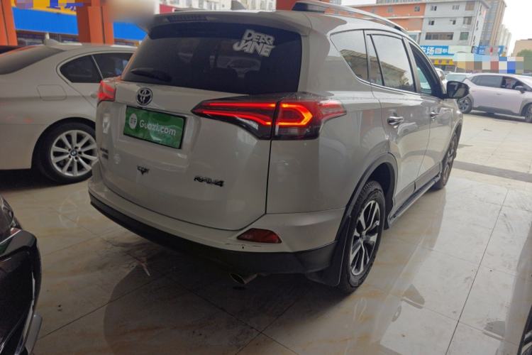 Used Toyota RAV4 2016 2.0L CVT Two-Wheel Drive Fashion Edition China V Standard
