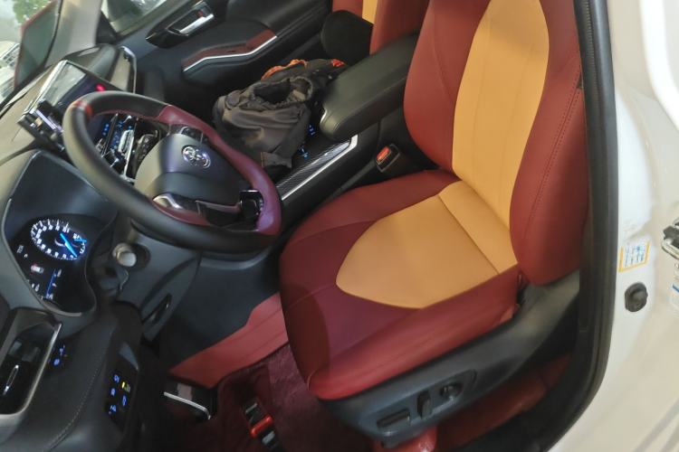 Used Toyota Highlander 2022 Dual-Engine 2.5L Four-Wheel Drive Prestige Version 7 Seats Left Front Seat