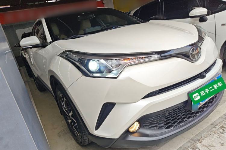 Used Toyota C-HR 2018 2.0L Leading Edition China V-standard Exterior 1