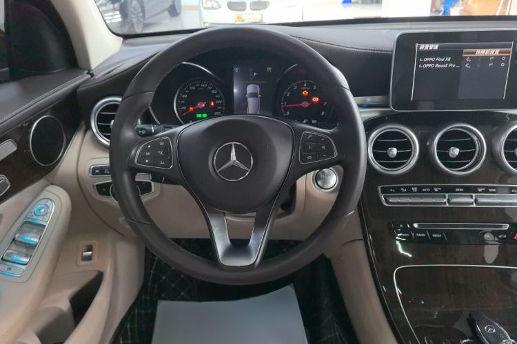 Used Mercedes-Benz GLC 2019 GLC 260 L 4MATIC Luxury Model Steering Wheel