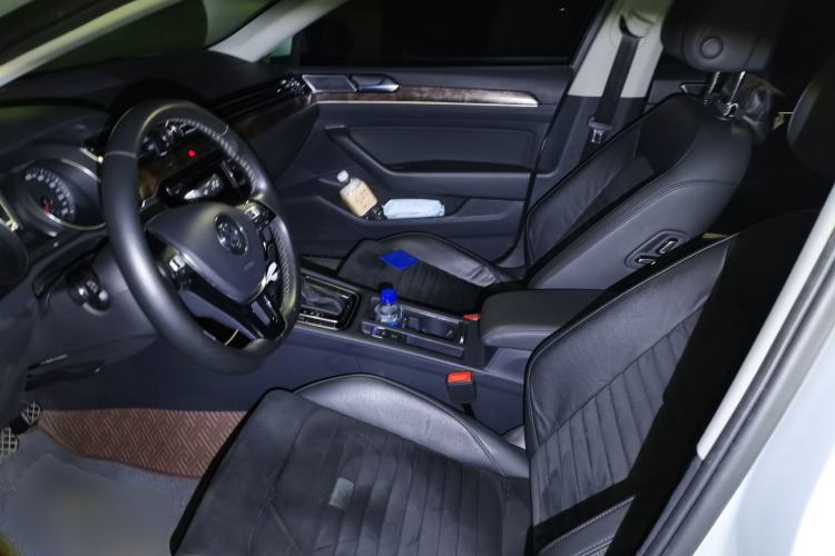 Used Volkswagen Magotan 2018 330TSI DSG Luxury Model Left Front Seat