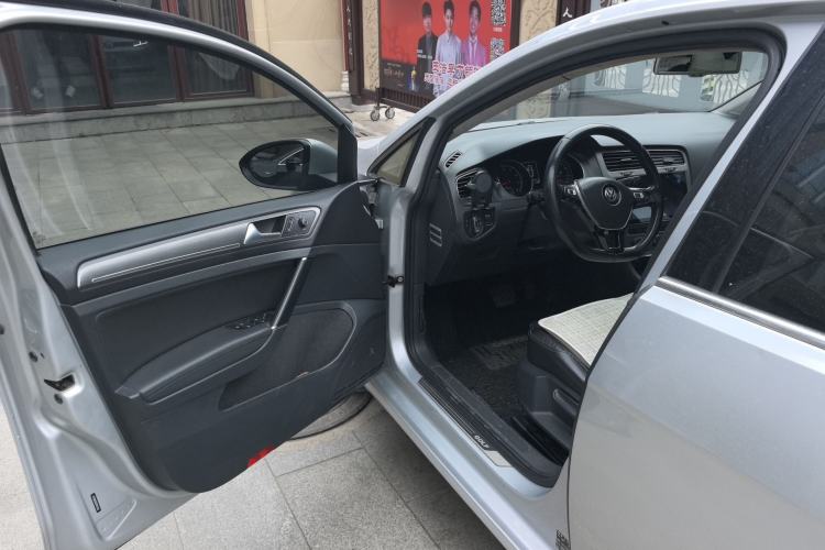 Used Volkswagen Golf 2015 1.4TSI Automatic Luxury Model Driver Seat