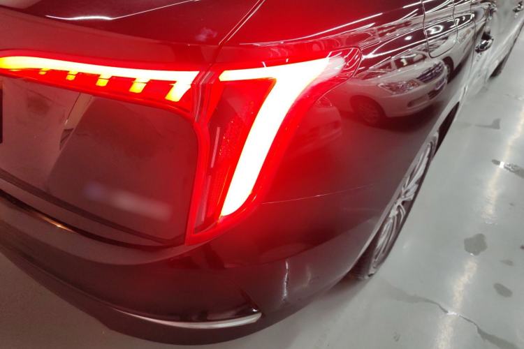 Used Hongqi E-QM5 2022 431 km Charge & Enjoy Edition