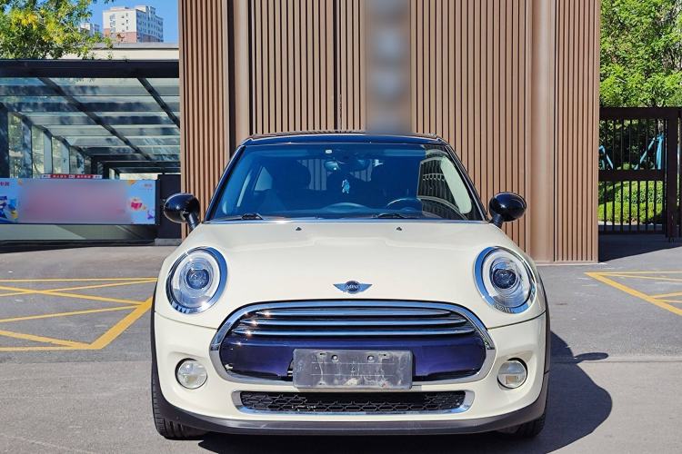 Used MINI MINI 2016 1.5T COOPER Pioneer Edition Five-Door Model