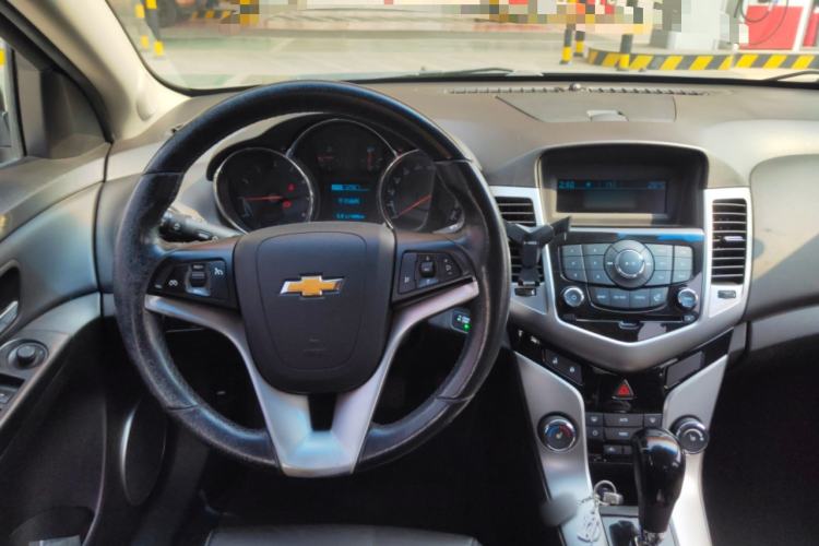 Used Chevrolet Cruze 2013 1.8L SX AT Steering Wheel