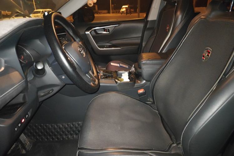 Used Toyota Wildlander 2021 2.0L CVT Two-Wheel Drive Luxury Edition Left Front Seat