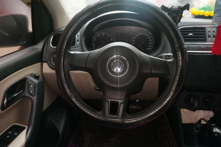Used Volkswagen Polo 2013 1.6L Automatic Comfort Edition Steering Wheel