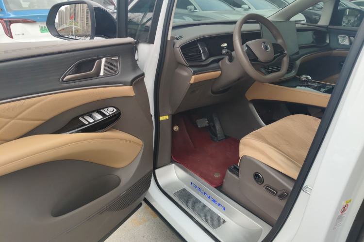 Used Denza D9 2022 EV 600 Four-Wheel Drive Flagship Model
