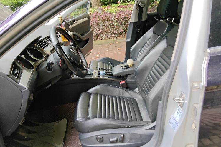 Used Volkswagen Magotan 2018 330TSI DSG Advanced Model Left Front Seat