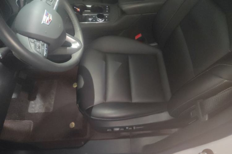 Used Cadillac XT4 2022 28T Two-Wheel-Drive Luxury Version
