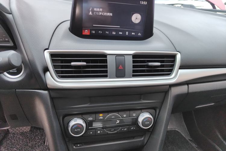 Used Mazda 3 Axela 2017 Hatchback 1.5L Automatic Luxury Model Emission Standard China V
