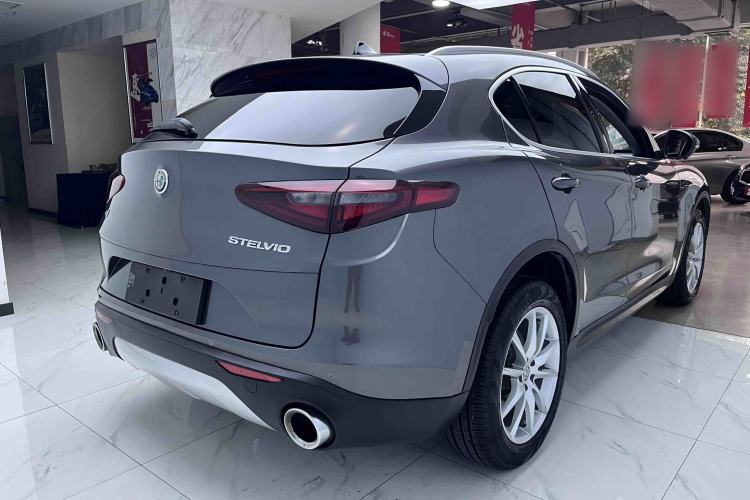 Used Alfa Romeo Stelvio 2017 2.0T 200HP Luxury Edition
