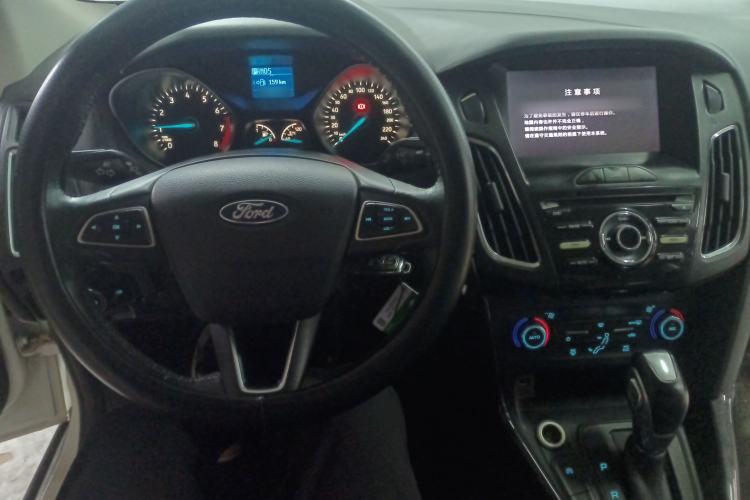 Used Ford Focus 2017 Sedan EcoBoost 125 Automatic Supreme Style SmartDrive Edition
