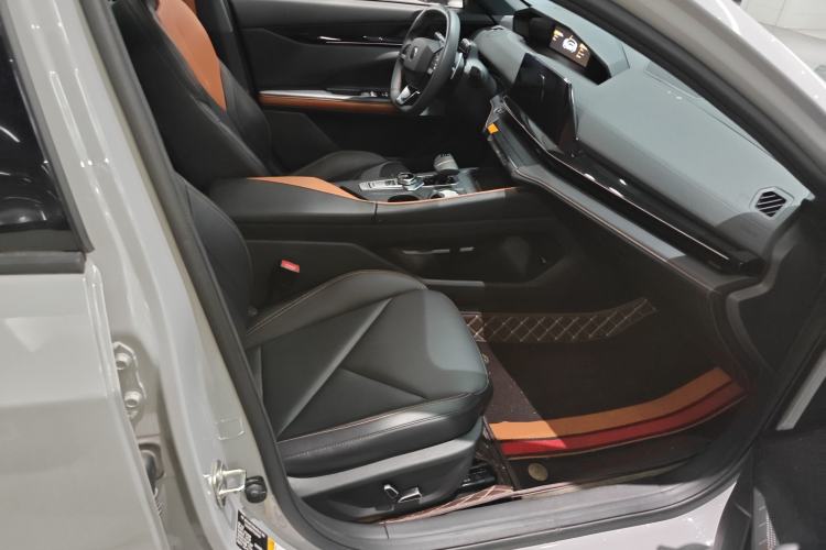 Used CHANGAN UNI-V 2022 1.5T Prestige Version
