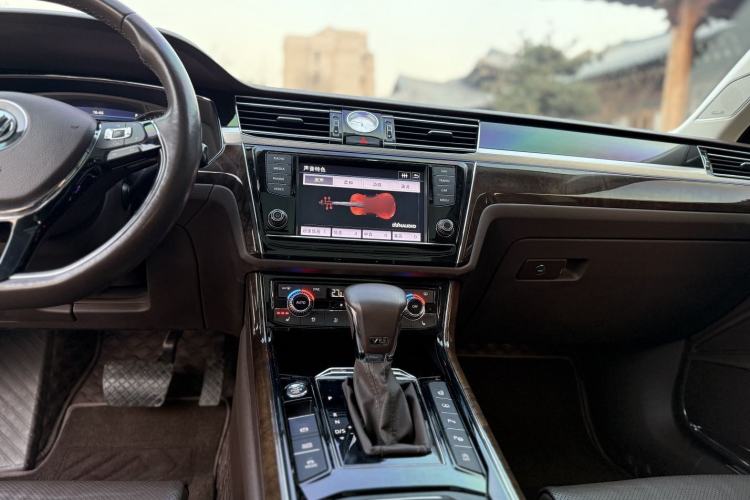 Used Volkswagen Phideon 2016 480 V6 Four-Wheel Drive Executive Edition
