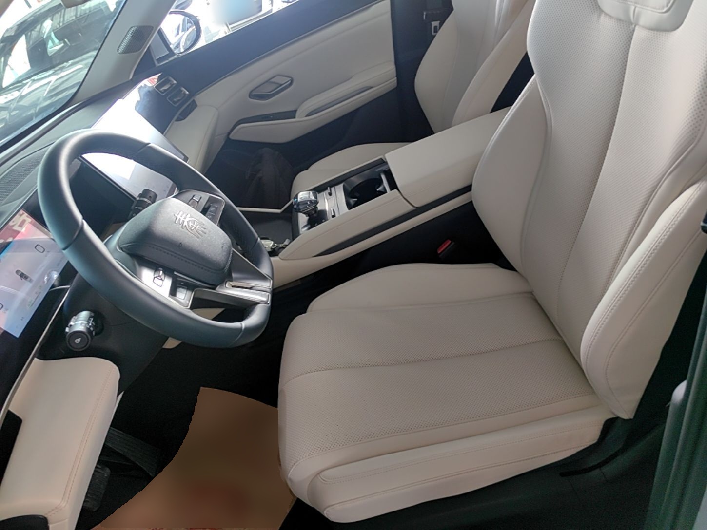 BYD Qin L 2024 DM-i 80KM Beyond Model — снимка 17
