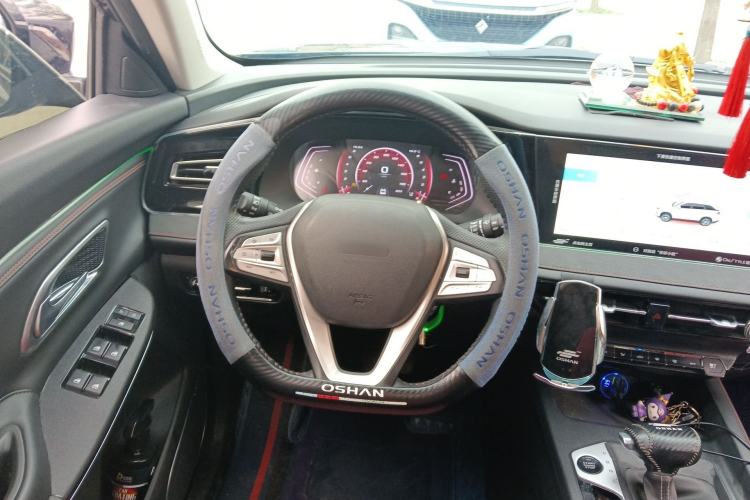 Used CHANGAN OSHAN X7 PLUS 2022 1.5T Blue Whale Edition Automatic Prestige 7-Seater Steering Wheel