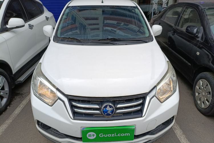 Used Venucia R50 2015 1.6L Manual Fashion Edition