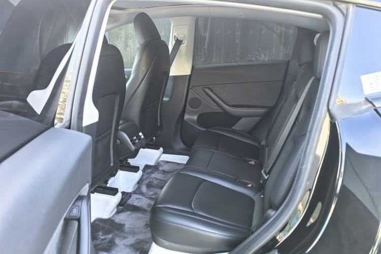 Used Tesla Model Y 2023 Long-Range All-Wheel-Drive Version