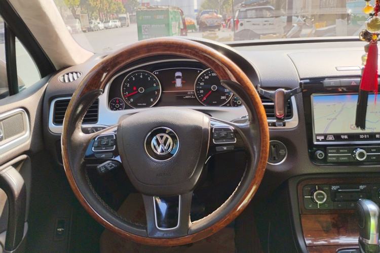Used Volkswagen Touareg 2011 3.0 TSI High-End Version