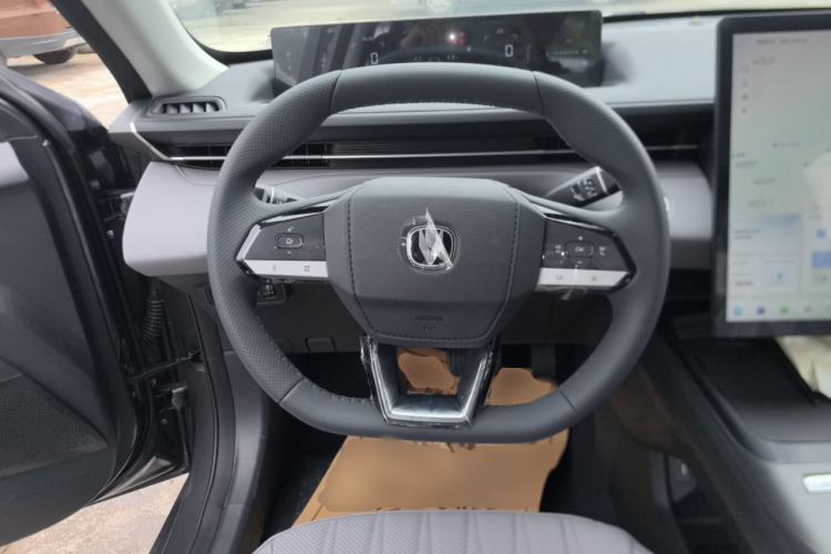 Used CHANGAN Eado PHEV 2025 Smart New Blue Whale 145KM Battleship Edition Steering Wheel