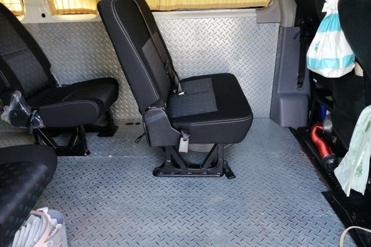 Used SAIC MAXUS Xintu V80 2024 Aotuntong 6MT Long-Wheelbase Mid-Roof Model 147 Ps 6/7/8/9-Seater