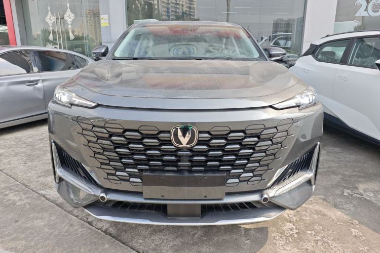 Used Changan UNI-K 2024 2.0T Two-Wheel Drive YueShang Trim
