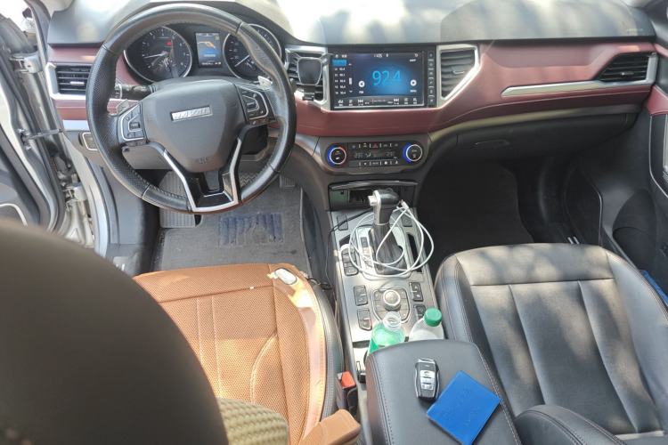 Used Haval H6 Coupe 2018 Red-Label 1.5T Automatic Two-Wheel Drive Ultra-Luxury Model Center Console